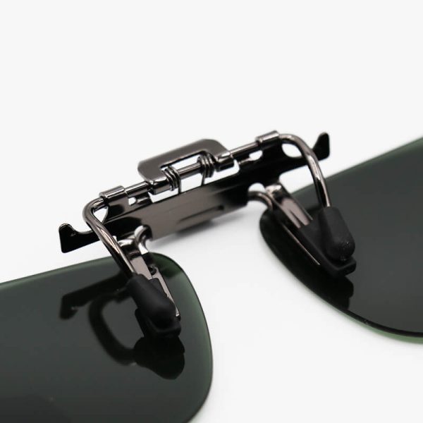 عکس از کاور آفتابی لنز عینک طبی با لنز سبز، پلاریزه و گیره تمام فلزی (متوسط) مدل 992359