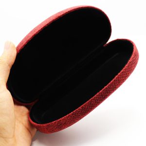 عکس از قاب عینک مخملی، بیضی شکل، قرمز رنگ و سایز بزرگ مدل 992379