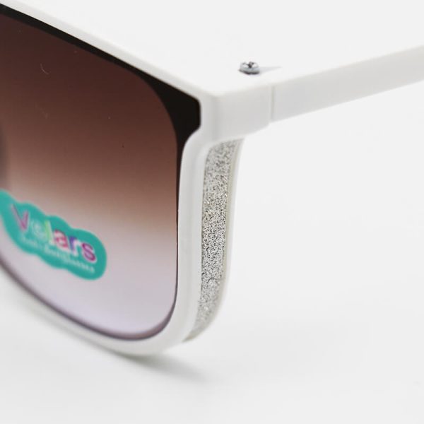 عکس از عینک آفتابی بچه‌گانه با فریم سفید، مربعی، شاین دار و عدسی قهوه ای مدل 3090