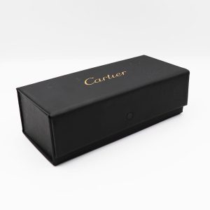 عکس از کیف عینک کارتیه Cartier، مشکی رنگ، آهنربایی و مستطیلی شکل مدل 992491