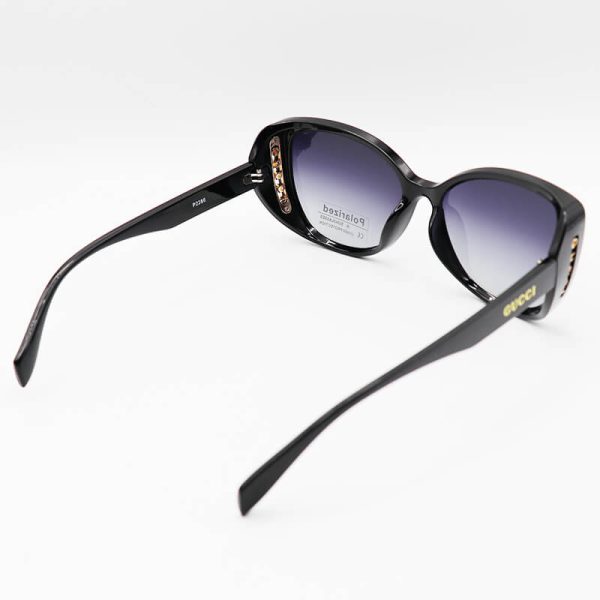 عکس از عینک آفتابی زنانه گوچی با فریم گربه ای، مشکی رنگ و عدسی پلاریزه و تیره مدل p2286