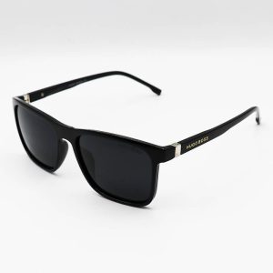 عکس از عینک آفتابی پلاریزه با فریم مشکی رنگ و مستطیلی شکل برند HUGO BOSS مدل 9529-1