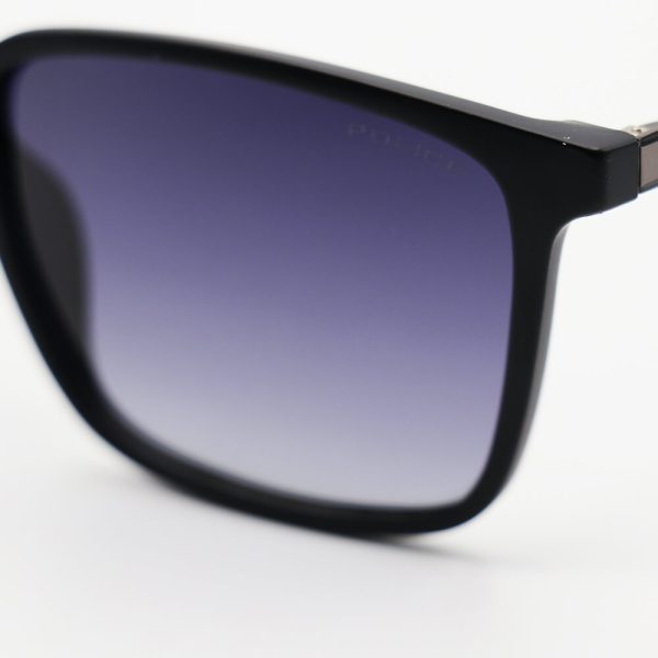 عکس از عینک آفتابی police با فریم مربعی، مشکی رنگ، دسته فنری و لنز پلاریزه مدل old949t به همراه پک اصلی