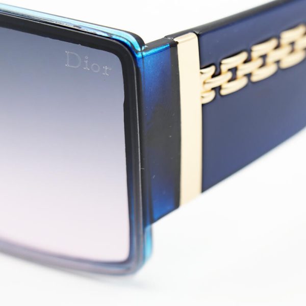عکس از عینک آفتابی زنانه dior با فریم سورمه ای رنگ، مربعی شکل و دسته پهن مدل 5625