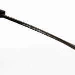 عکس از عینک آفتابی خلبانی Porsche Design با فریم قهوه ای، دسته فلزی و لنز پلاریزه مدل P8662 به همراه پک اصلی
