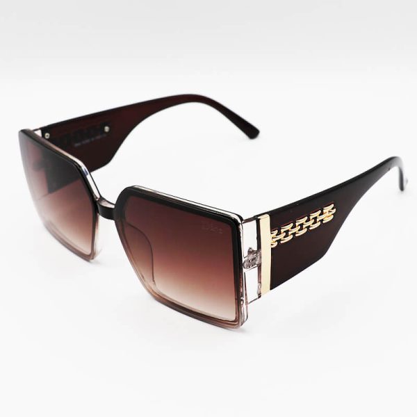 عکس از عینک آفتابی dior زنانه با فریم قهوه ای، مربعی شکل، لنز هایلایت و دسته پهن مدل 5625
