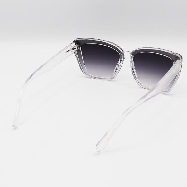 عکس از عینک آفتابی با فریم گربه‌ای، بی رنگ، شفاف و عدسی دودی سایه روشن tom ford مدل 7275