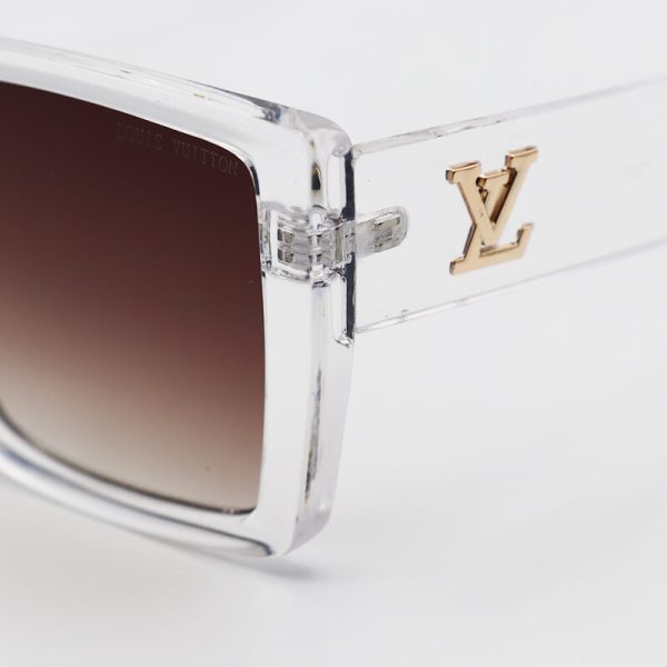 عکس از عینک آفتابی با فریم شفاف و بی رنگ، مربعی و لنز قهوه ای louis vuitton مدل 7225
