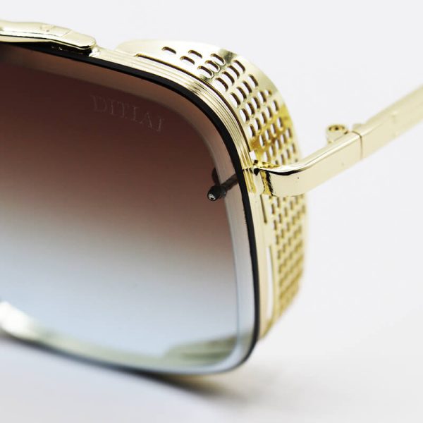 عکس از عینک آفتابی مربعی ditiai، طلایی رنگ، فریم بغل دار، لنز دو رنگ سایه روشن مدل 9703