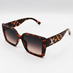 عکس از عینک آفتابی Louis Vuitton با فریم هاوانا، مربعی شکل و عدسی قهوه ای مدل 7225