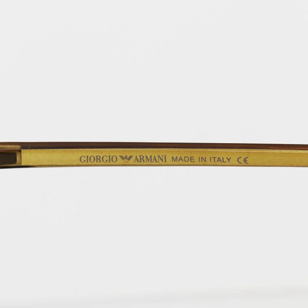 عکس از عینک آفتابی مربعی شکل giorgio armani با فریم زیتونی و لنز پلاریزه و دودی تیره مدل old1210 به همراه پک اصلی