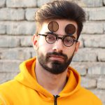 عینک آفتابی فانتزی با فریم گرد و کاور دار DIOR مدل ZTC3401 بر روی صورت محمدحسین ابراهیم زاده