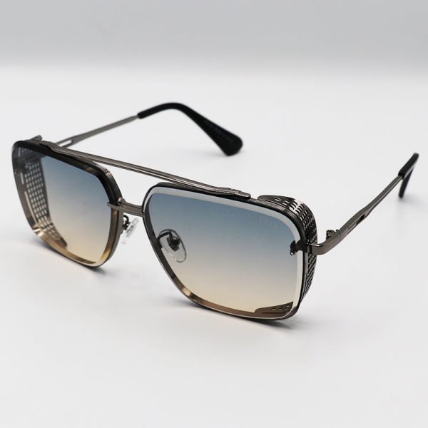 عکس از عینک آفتابی برند دیتیای با فریم مربعی، رنگ نوک مدادی، بغل دار، لنز دو رنگ مدل 9703