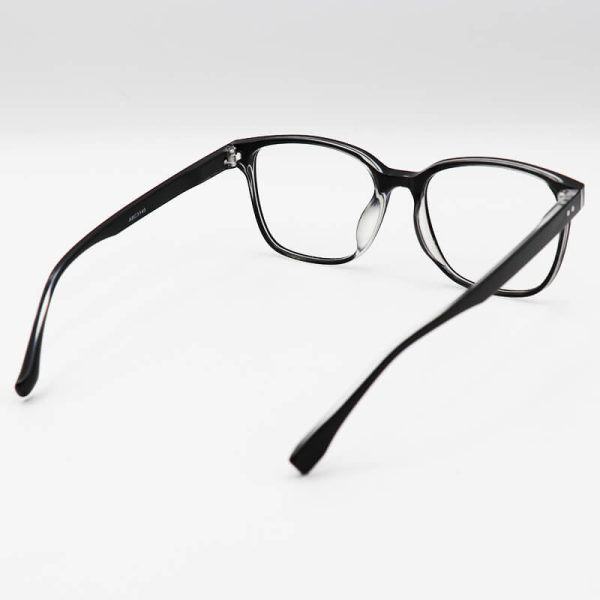 عکس از عینک بلوکات با فریم مشکی و حاشیه شفاف، کائوچو و مربعی شکل مدل abc3140
