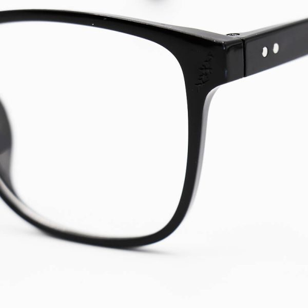عکس از عینک بلوکات با فریم مشکی رنگ، از جنس کائوچو و مربعی شکل مدل abc3140