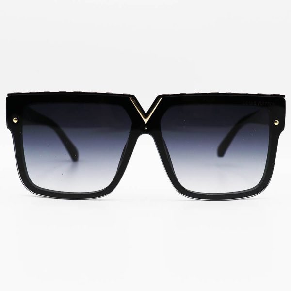 عکس از عینک آفتابی لویی ویتون با فریم مشکی رنگ، مربعی شکل و عدسی دودی هایلایت مدل 3336
