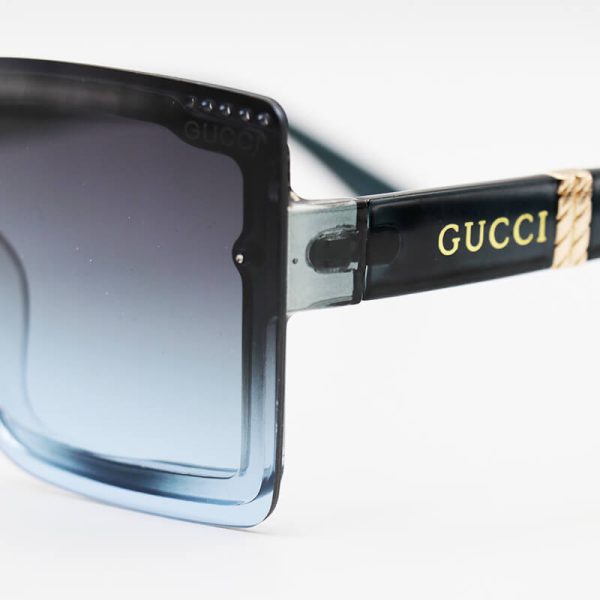 عکس از عینک آفتابی gucci زنانه با فریم مشکی رنگ، مربعی شکل و لنز دودی هایلایت مدل 6834