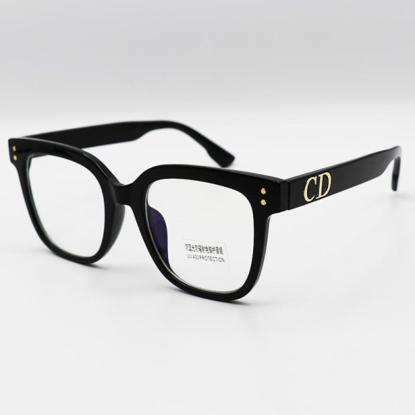 عکس از عینک بلوکات با فریم مشکی رنگ، از جنس کائوچو و شکل ویفرر مدل cd66002