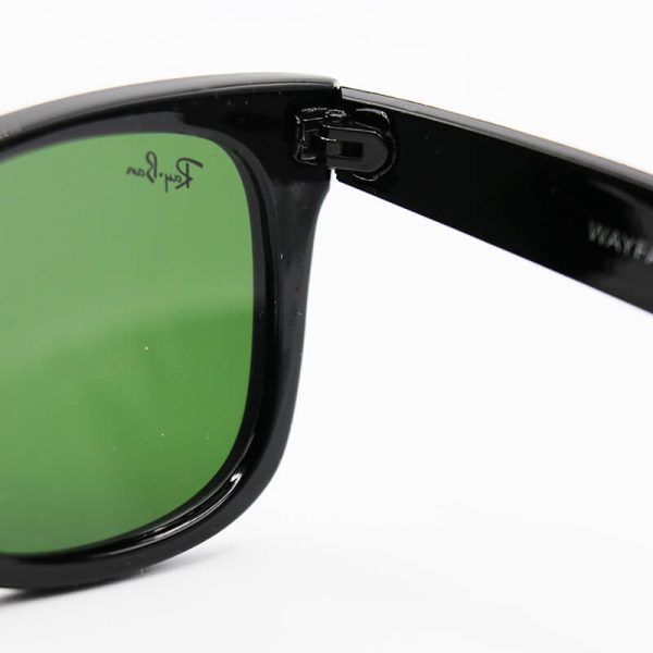 عکس از عینک آفتابی ریبن با فریم مشکی براق، ویفرر و عدسی سایز کوچک، سبز رنگ و شیشه ای مدل rb2140-901