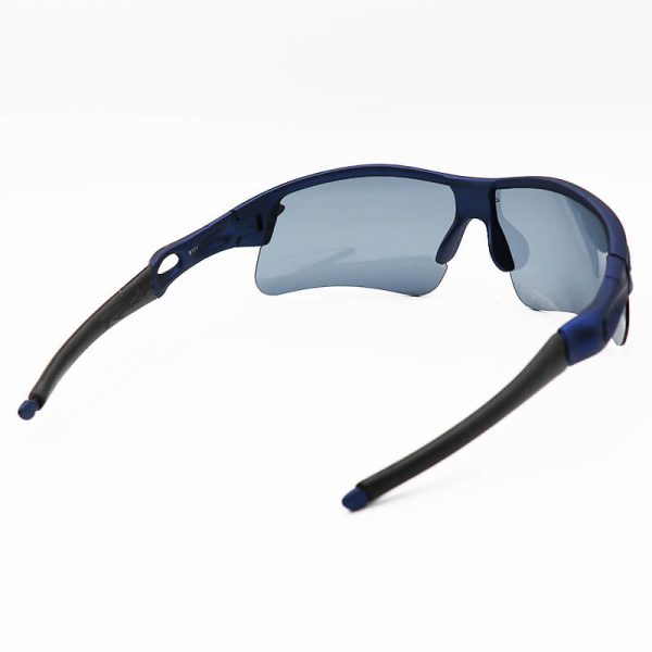 عکس از عینک ورزشی نیم فریم و سرمه ای رنگ با عدسی دودی برند اوکلی oakley مدل 9164
