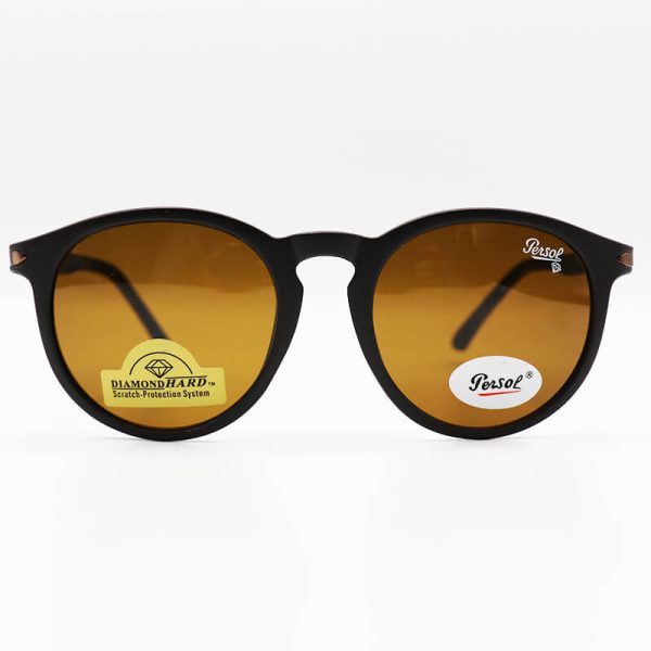 عکس از عینک آفتابی گرد پرسول با فریم قهوه ای مات، لنز آنتی رفلکس، شیشه ای و دسته فنری مدل tr8084g
