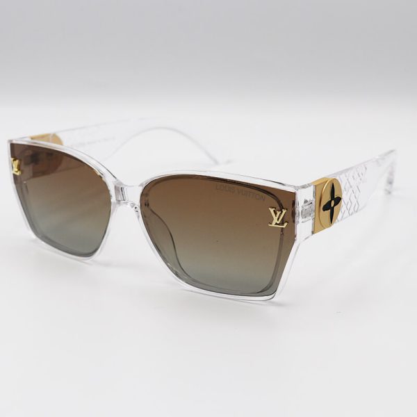 عکس از عینک آفتابی پلاریزه lv با فریم بی رنگ، شفاف، مستطیلی شکل و لنز قهوه ای مدل p22364