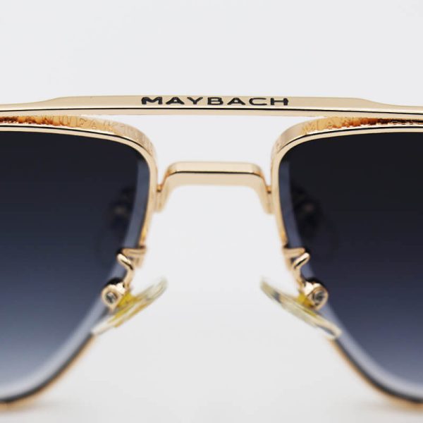 عکس از عینک آفتابی maybach با فریم طلایی رنگ، خلبانی شکل و عدسی دودی سایه روشن مدل z46