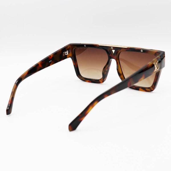 عکس از عینک آفتابی louis vuitton با فریم هاوانا و پلنگی، مربعی و لنز قهوه ای هایلایت مدل 9692