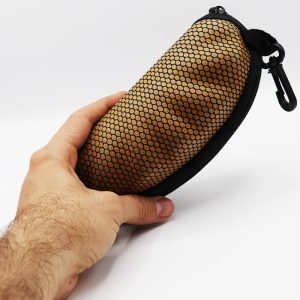 عکس از کیف عینک زیپ دار طرح صدفی، نارنجی رنگ و قلاب دار مدل 992557