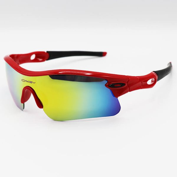 عکس از عینک ورزشی اوکلی oakley نیم فریم و قرمز با عدسی آینه ای چند رنگ مدل 9164