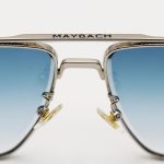 عکس از عینک آفتابی Maybach با فریم نقره ای، خلبانی شکل و عدسی آبی سایه روشن مدل Z46