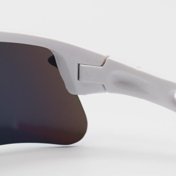 عکس از عینک آفتابی ورزشی اوکلی oakley نیم فریم و سفید با عدسی آینه ای چند رنگ مدل 9164