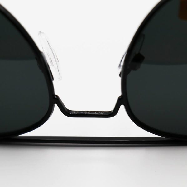 عکس از عینک آفتابی کلاسیک randolph با فریم مشکی رنگ، عدسی سنگ و رنگ دودی تیره مدل s56