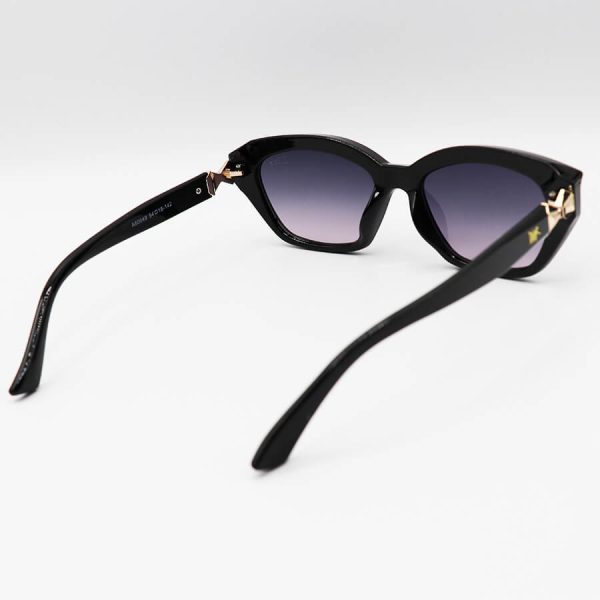 عکس از عینک آفتابی زنانه dior با فریم گربه ای، مشکی رنگ و عدسی دودی سایه روشن مدل a80049