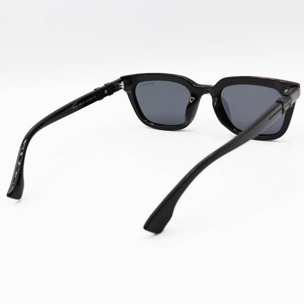 عکس از عینک آفتابی hermes با فریم مستطیلی شکل، مشکی رنگ، عدسی پلاریزه و دودی تیره مدل p5133