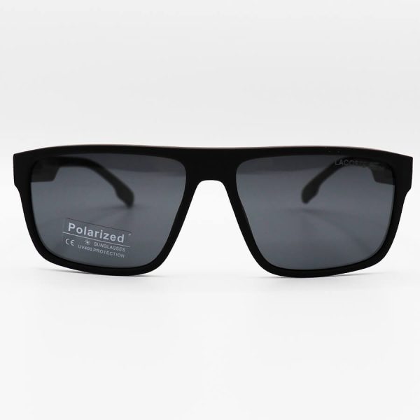 عکس از عینک آفتابی لاگوست با فریم مستطیلی شکل، مشکی مات، عدسی پلاریزه و دودی تیره مدل 21065