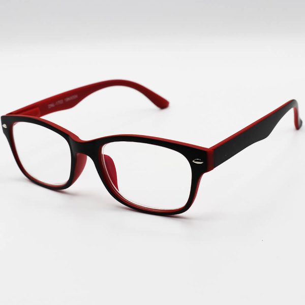 عکس از عینک مطالعه نزدیک بین با فریم مشکی و قرمز، از جنس کائوچو و لنز آنتی رفلکس مدل dnl-1703