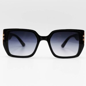 عکس از عینک آفتابی FENDI با فریم مشکی رنگ، مربعی شکل، از جنس کائوچو و لنز دودی سایه روشن مدل 3376