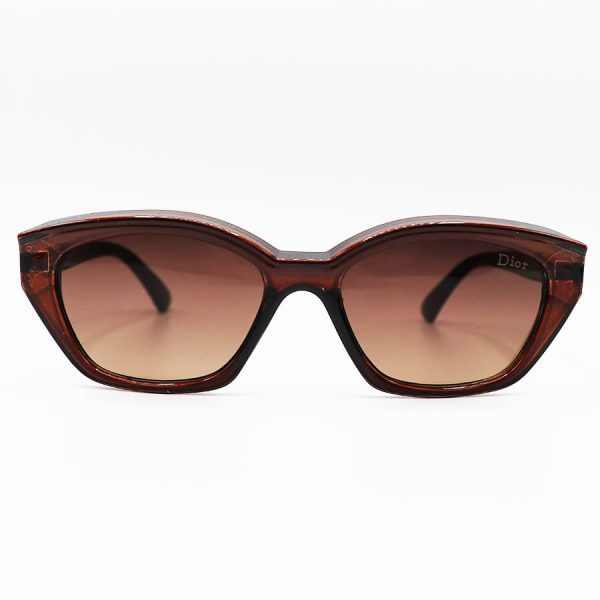 عکس از عینک آفتابی زنانه کریستین دیور با فریم گربه ای، قهوه ای رنگ و عدسی قهوه ای تیره مدل a80049