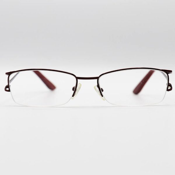 عکس از عینک مطالعه نیم فریم با فریم قهوه ای رنگ، ازجنس فلزی و مستطیلی شکل مدل 7800
