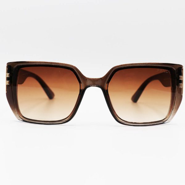 عکس از عینک آفتابی مربعی fendi با فریم قهوه ای رنگ، از جنس کائوچو و لنز قهوه ای هایلایت مدل 3376