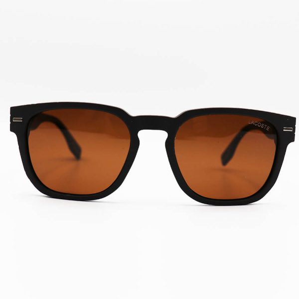 عکس از عینک آفتابی پلاریزه lacoste با فریم مربعی شکل، رنگ قهوه ای مات و عدسی تیره مدل wf2219