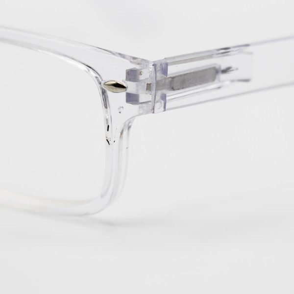 عکس از عینک مطالعه نزدیک بین با فریم مستطیلی، بی رنگ و شفاف و لولا فنری مدل tj01