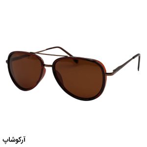 عکس از عینک آفتابی LACOSTE با فریم خلبانی، رنگ مسی و قهوه‌ای، دسته فنردار و لنز قهوه‌ای تیره و پلاریزه مدل L815