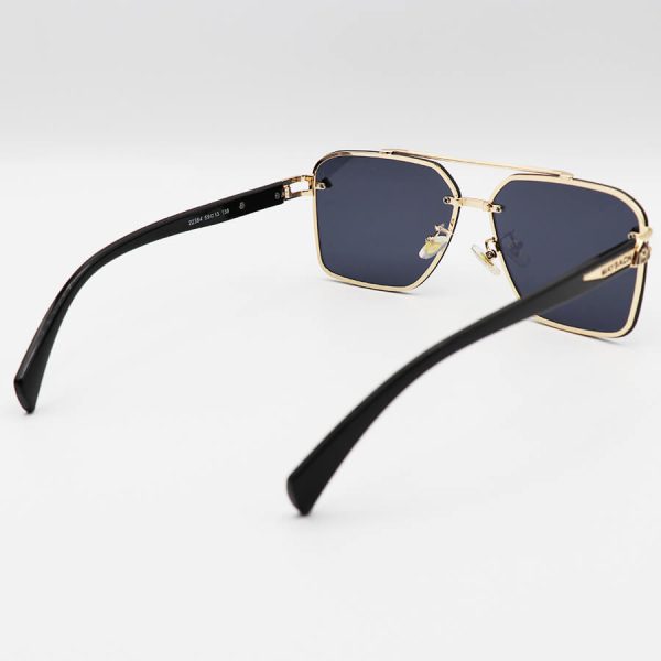 عکس از عینک آفتابی میباخ با فریم طلایی، شکل هندسی، جنس فلزی و عدسی دودی تیره مدل 22384