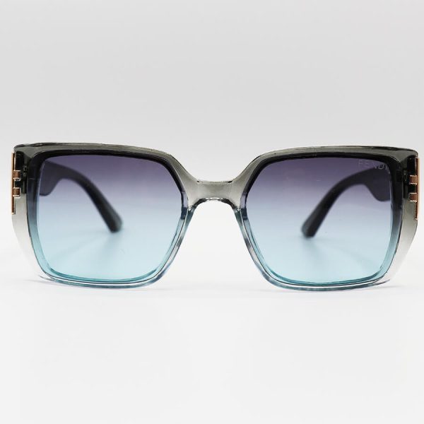 عکس از عینک آفتابی فندی با فریم طوسی رنگ، مربعی شکل، از جنس کائوچو و لنز آبی هایلایت مدل 3376