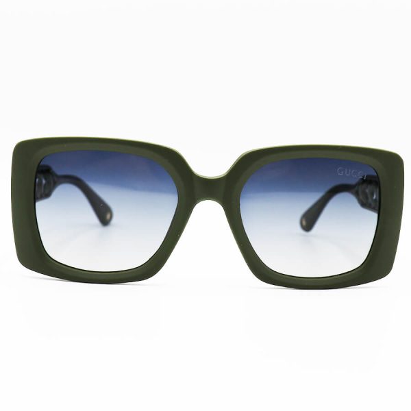 عکس از عینک آفتابی پلاریزه gucci با فریم مربعی، سبز رنگ، دسته طرح دار و لنز دودی سایه روشن مدل p5114