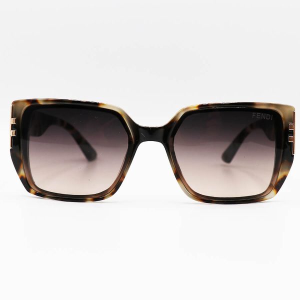 عکس از عینک آفتابی هاوانا fendi با فریم مربعی شکل، از جنس کائوچو و لنز قهوه ای سایه روشن مدل 3376