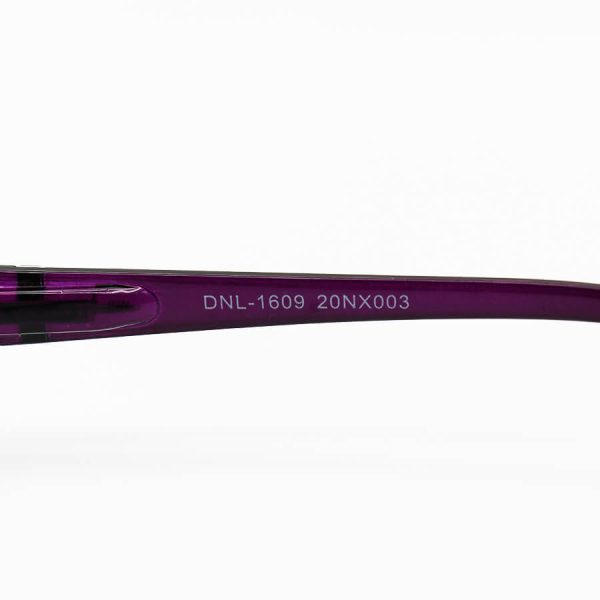عکس از عینک مطالعه نزدیک بین با فریم بنفش رنگ نگین دار، از جنس کائوچو و لنز آنتی رفلکس مدل dnl-1609