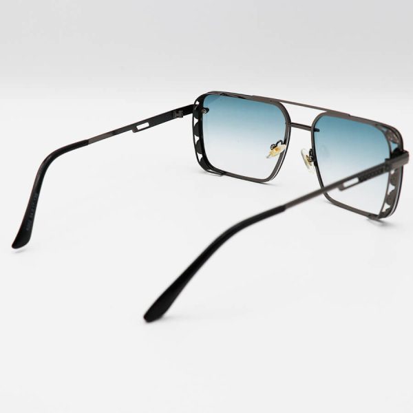 عکس از عینک آفتابی میباخ مستطیلی شکل با فریم رنگ نوک مدادی و لنز آبی سایه روشن مدل 5202